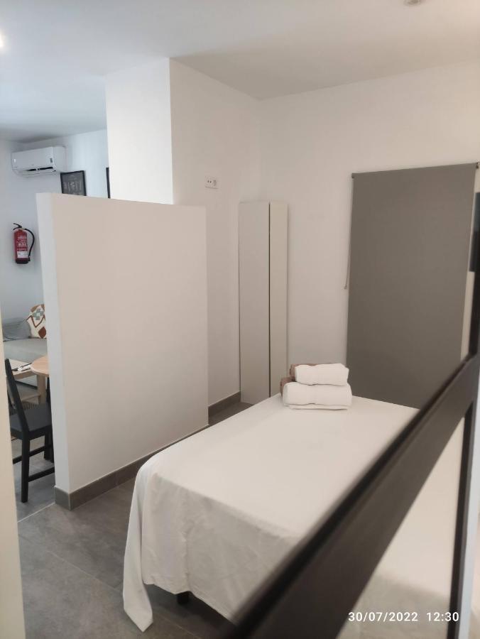 Complejo Pinta18 At1, At2 Y At3 Apartment Seville Exterior photo