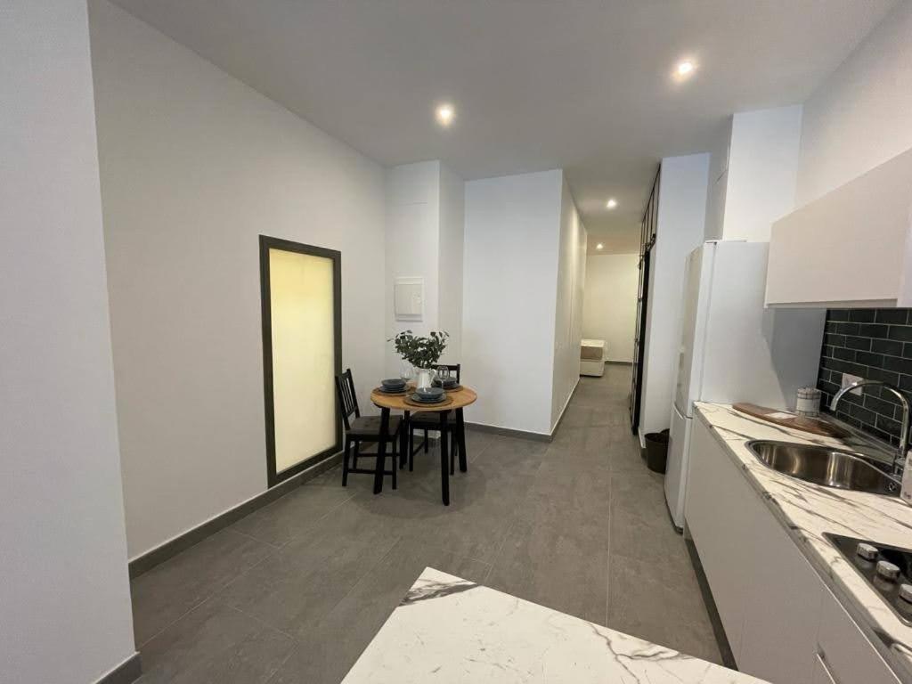 Complejo Pinta18 At1, At2 Y At3 Apartment Seville Exterior photo