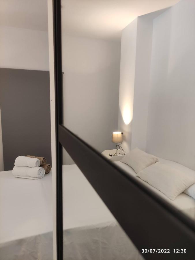 Complejo Pinta18 At1, At2 Y At3 Apartment Seville Exterior photo