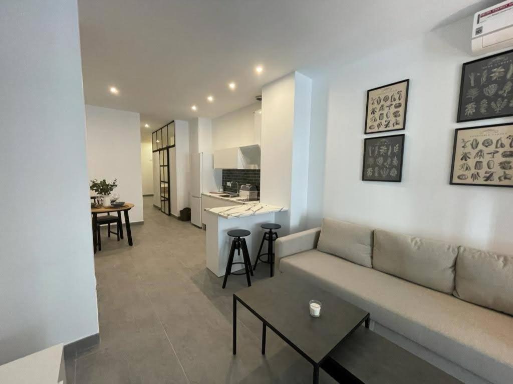 Complejo Pinta18 At1, At2 Y At3 Apartment Seville Exterior photo